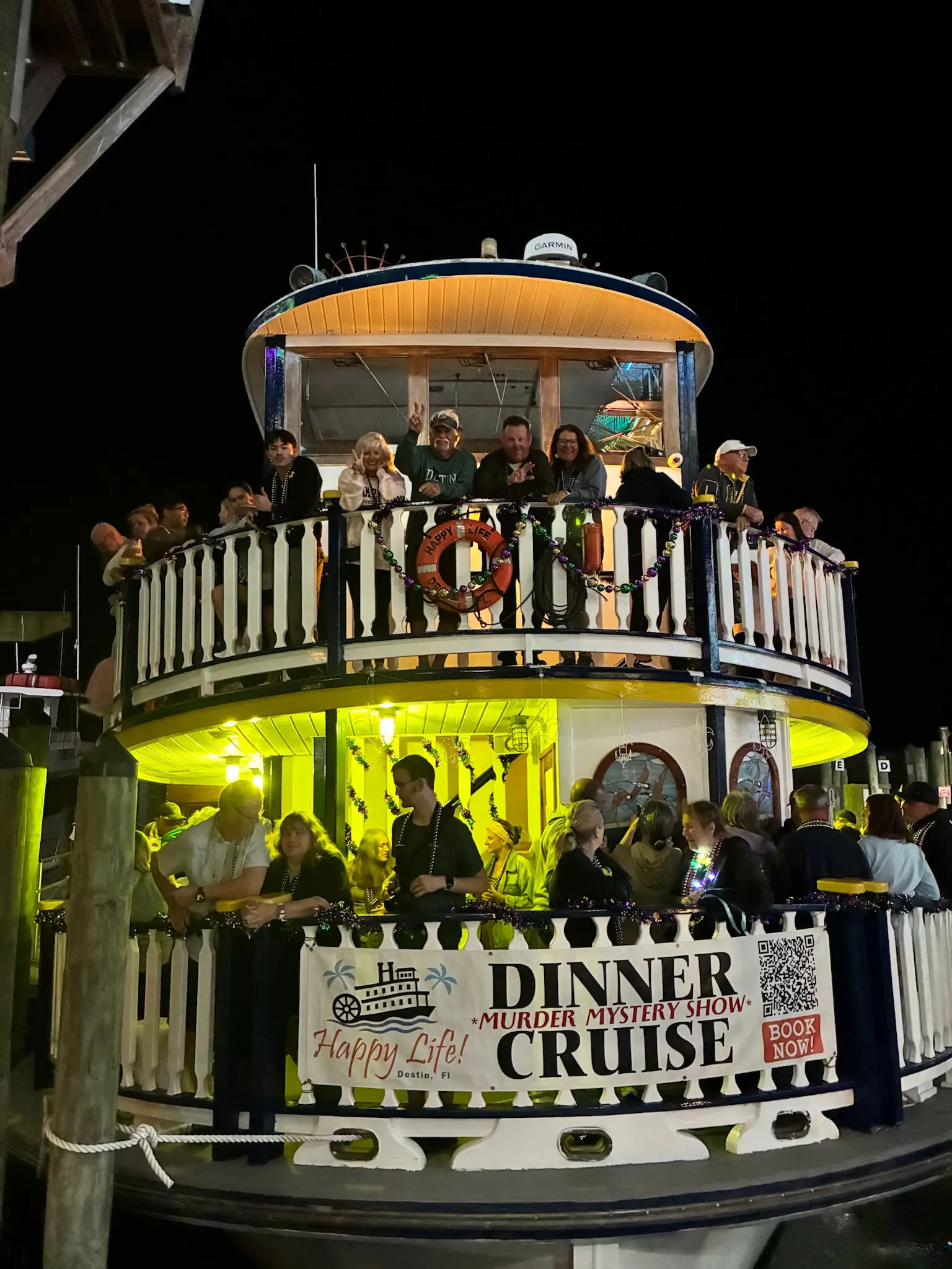 Cruise boat